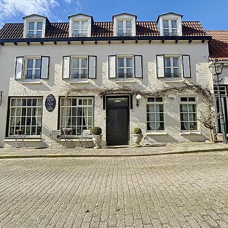 B&B Petit Chateau - Stijlvol Verblijf Centraal Gelegen In Zeeuws Vlaanderen Biervliet Exteriör bild