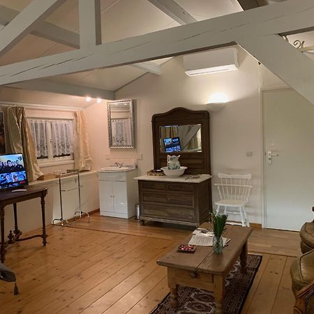 B&B Petit Chateau - Stijlvol Verblijf Centraal Gelegen In Zeeuws Vlaanderen Biervliet Exteriör bild